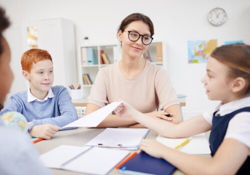 How to Choose a Reliable Private Tutor? Why Choose Private Language Lessons Over Group Lessons?