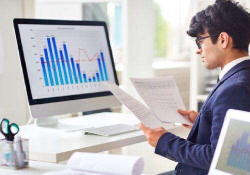 Is a Career in Data Analytics Right for You? 8 Key Factors to Consider