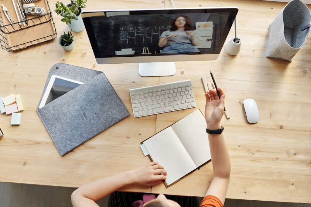 What Does Online Learning Look Like - Ask Educators